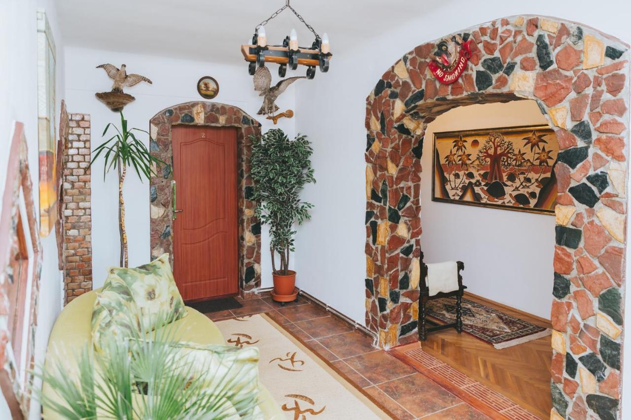 Casa Vinco Vici Hotell Turda Exteriör bild