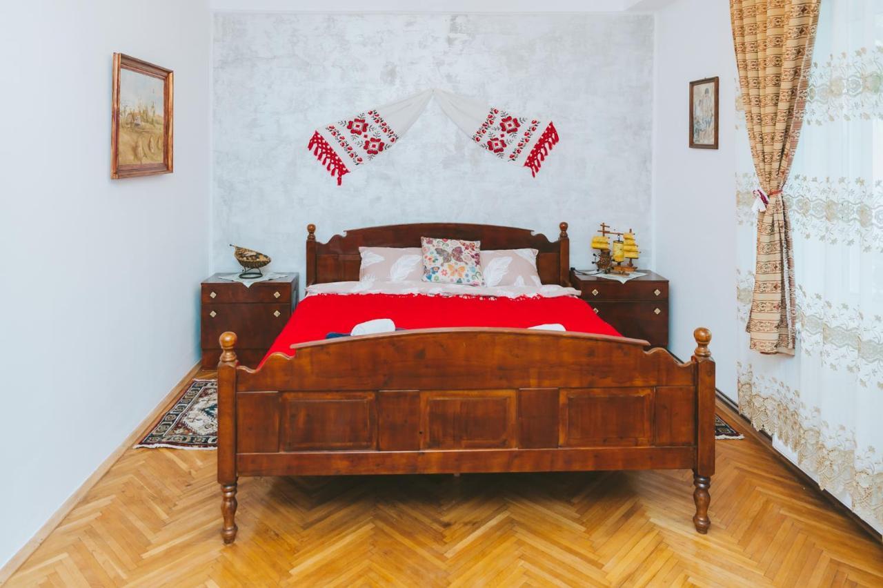 Casa Vinco Vici Hotell Turda Exteriör bild