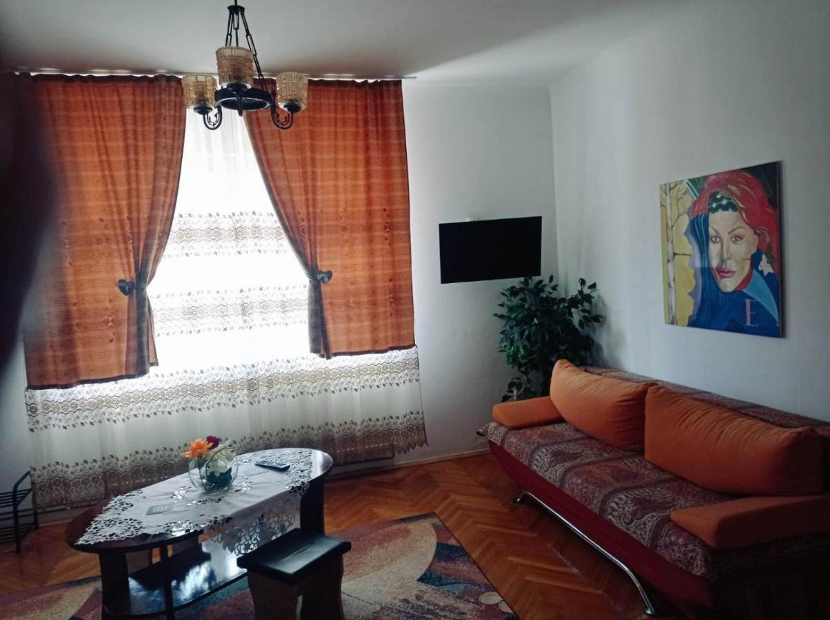Casa Vinco Vici Hotell Turda Exteriör bild