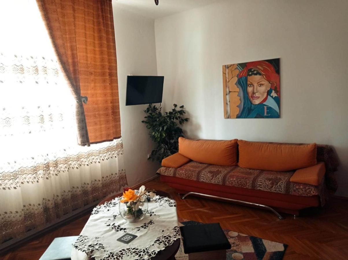 Casa Vinco Vici Hotell Turda Exteriör bild