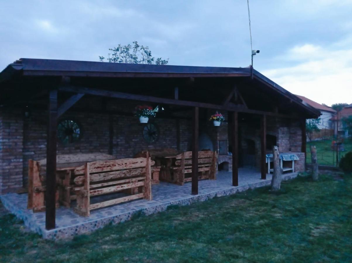 Casa Vinco Vici Hotell Turda Exteriör bild
